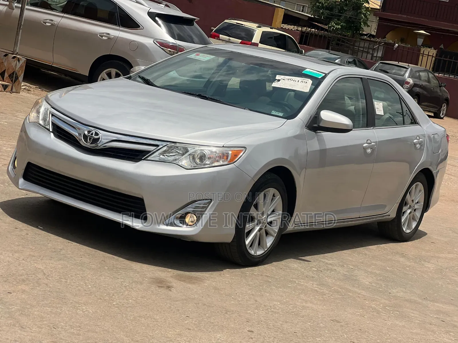 Toyota Camry XLE V6 4dr Sedan (3.5L 6cyl 6A) 2012 Silver