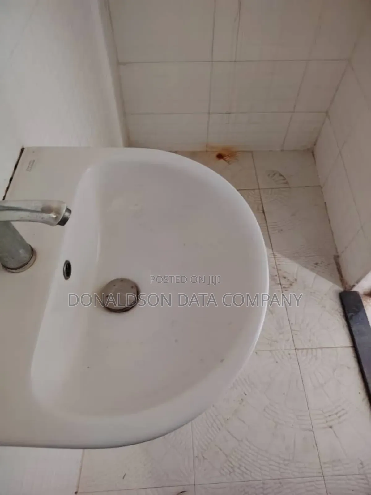 2bdrm Block of Flats in Akinsayan Estate, Berger for rent