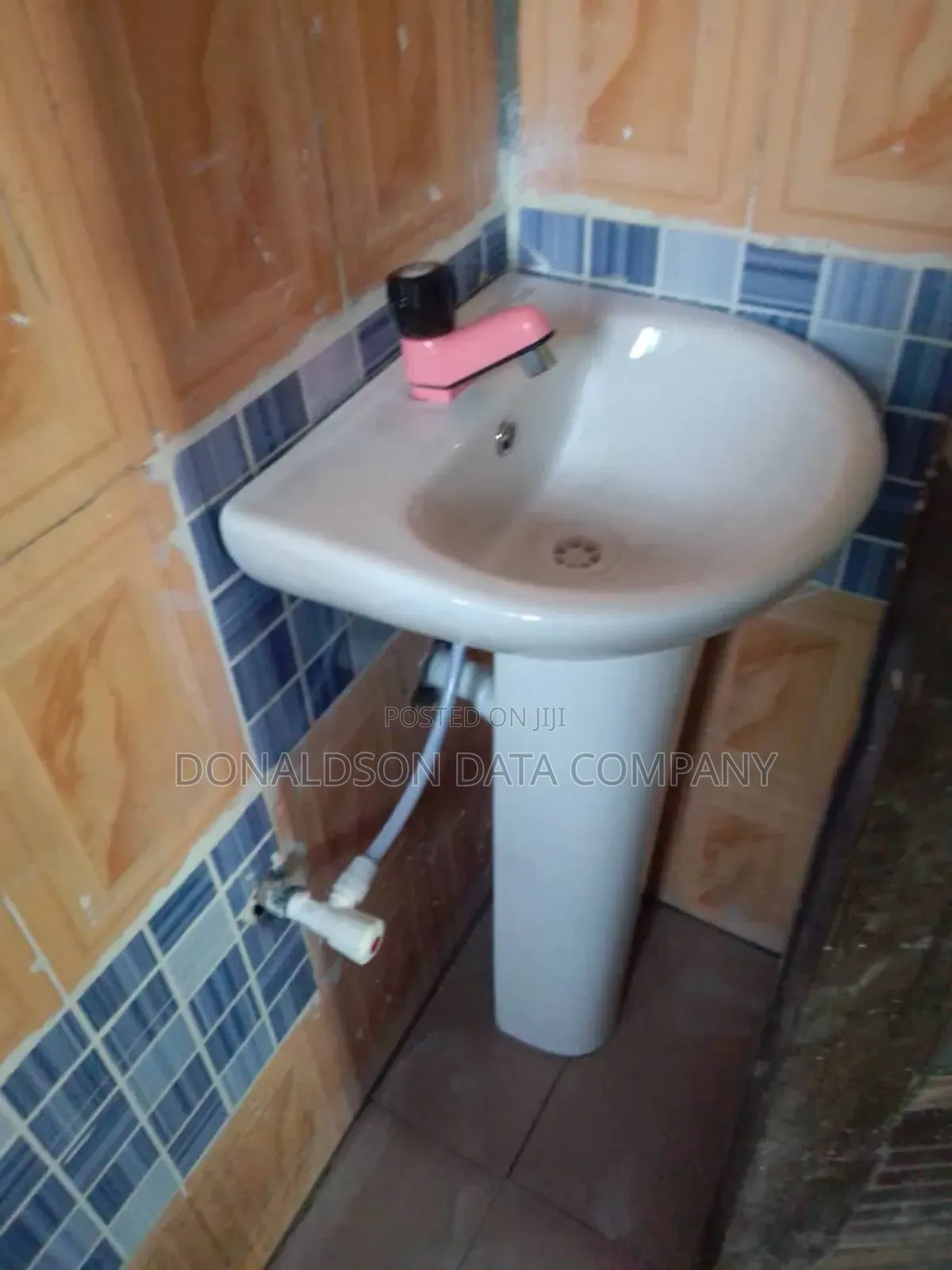 2bdrm Block of Flats in Akinsayan Estate, Berger for rent