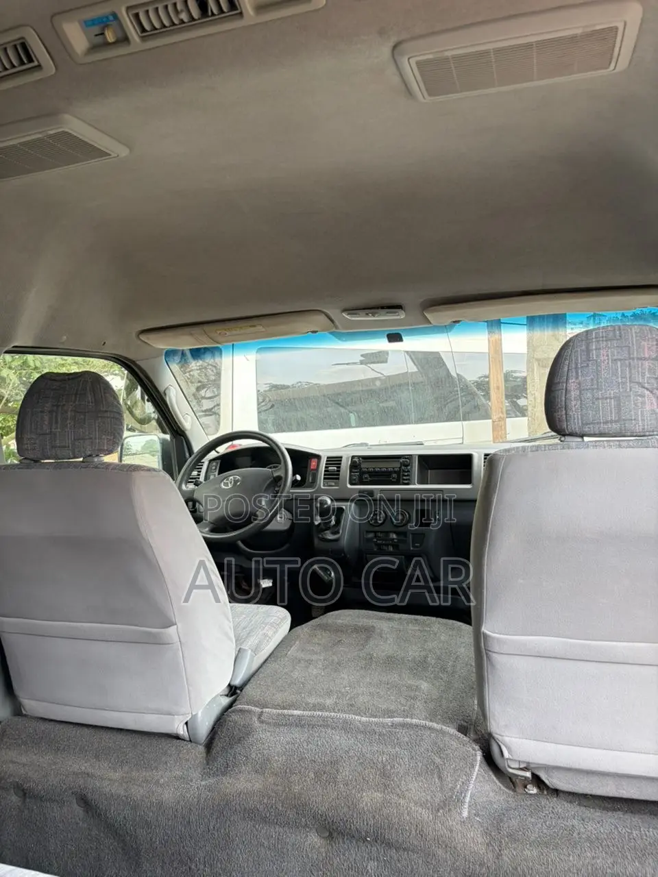 Toyota HiAce 2013 Silver