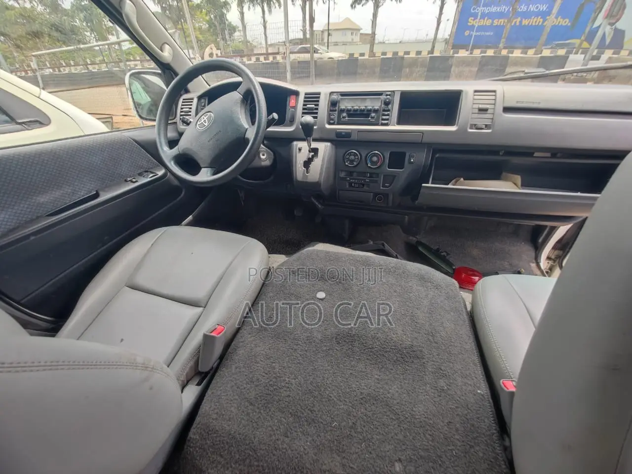 Toyota HiAce 2013 White