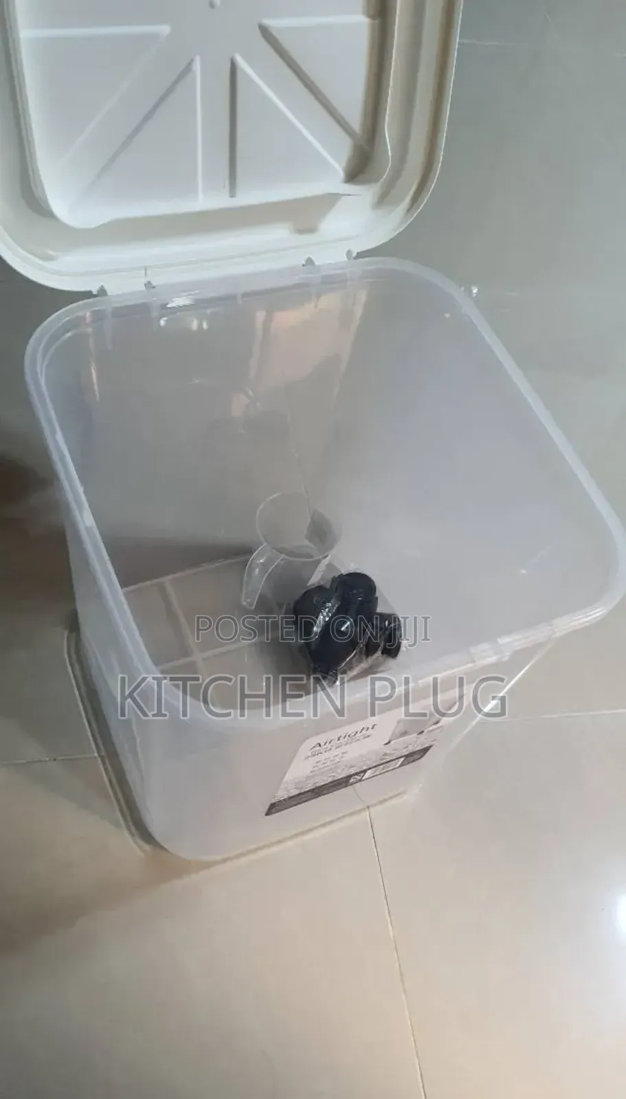 25kg Rice Storage Bin With Wheels And Measuring Cup