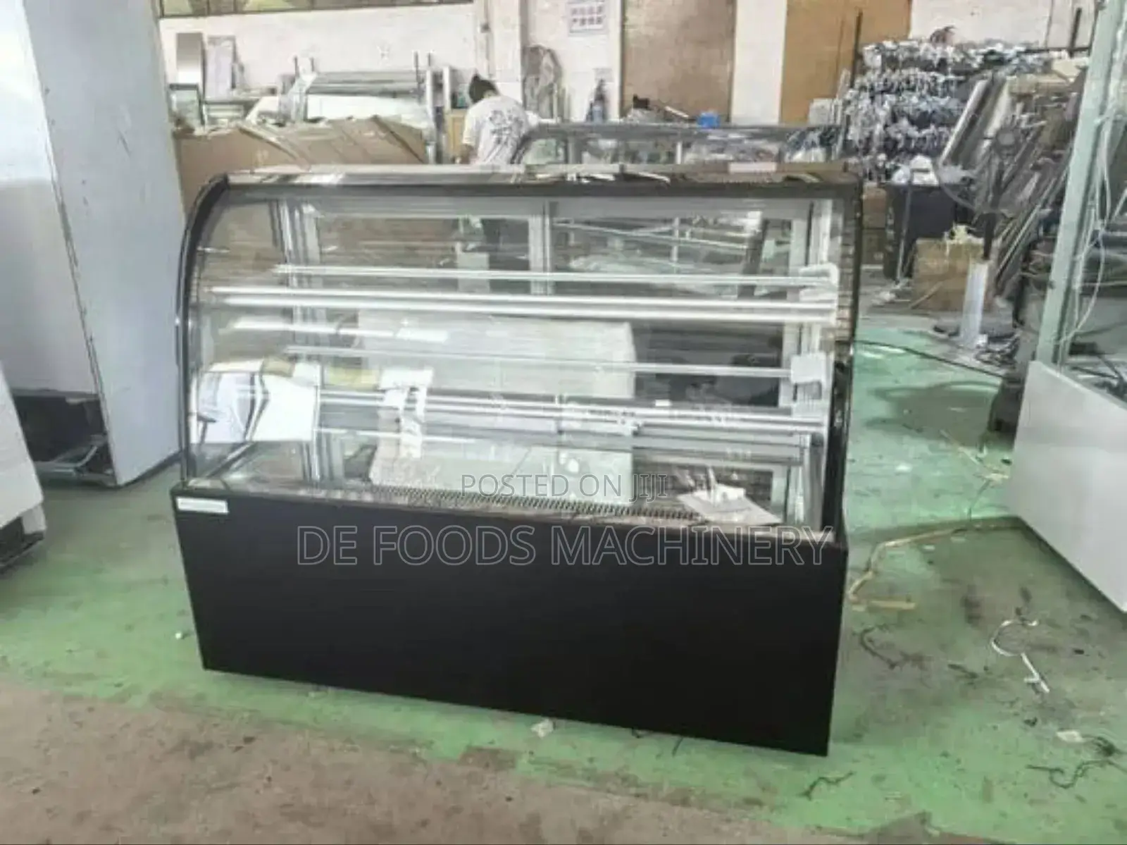 Curved Glass Cake Display Chiller