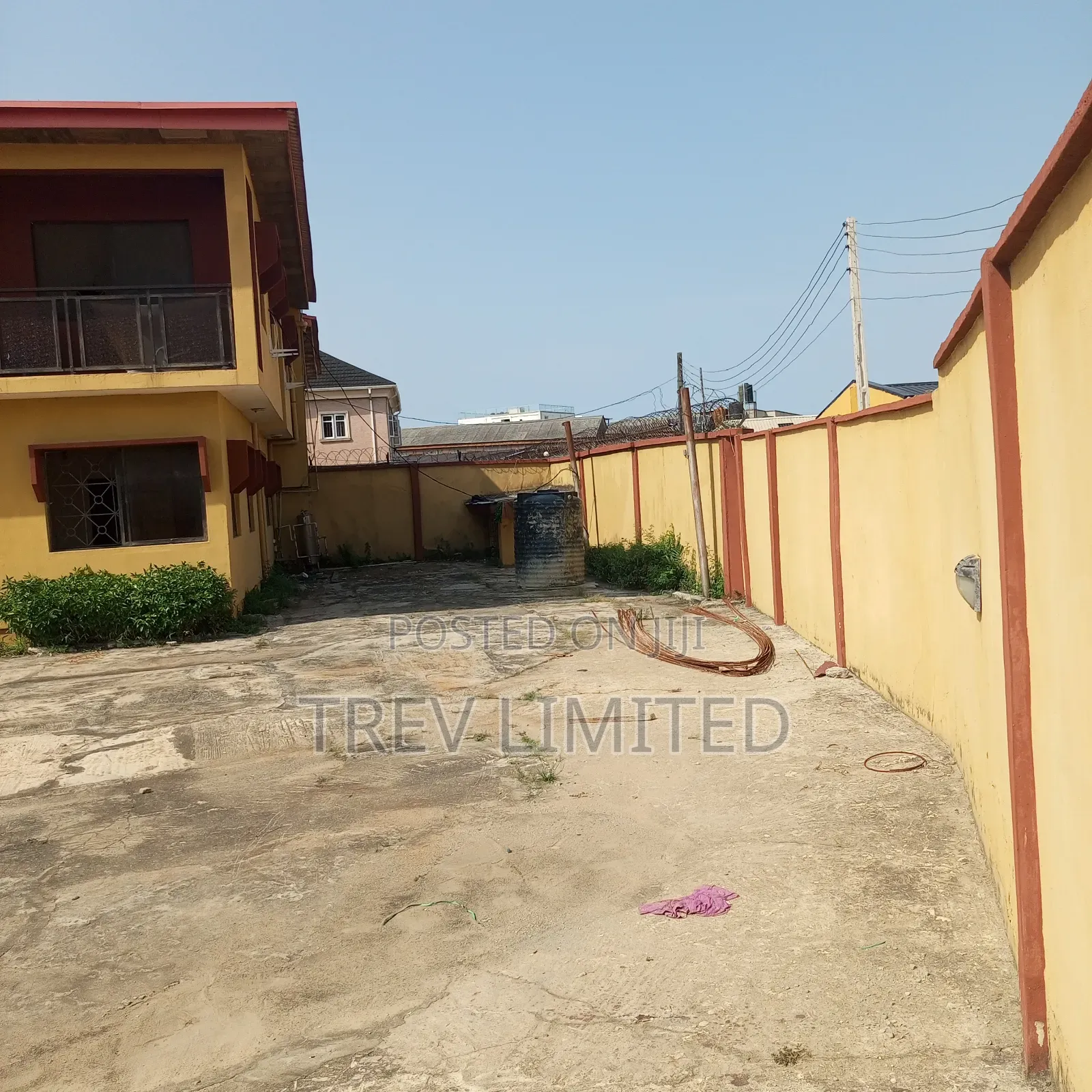 3bdrm Duplex in Rockstone Estate for sale