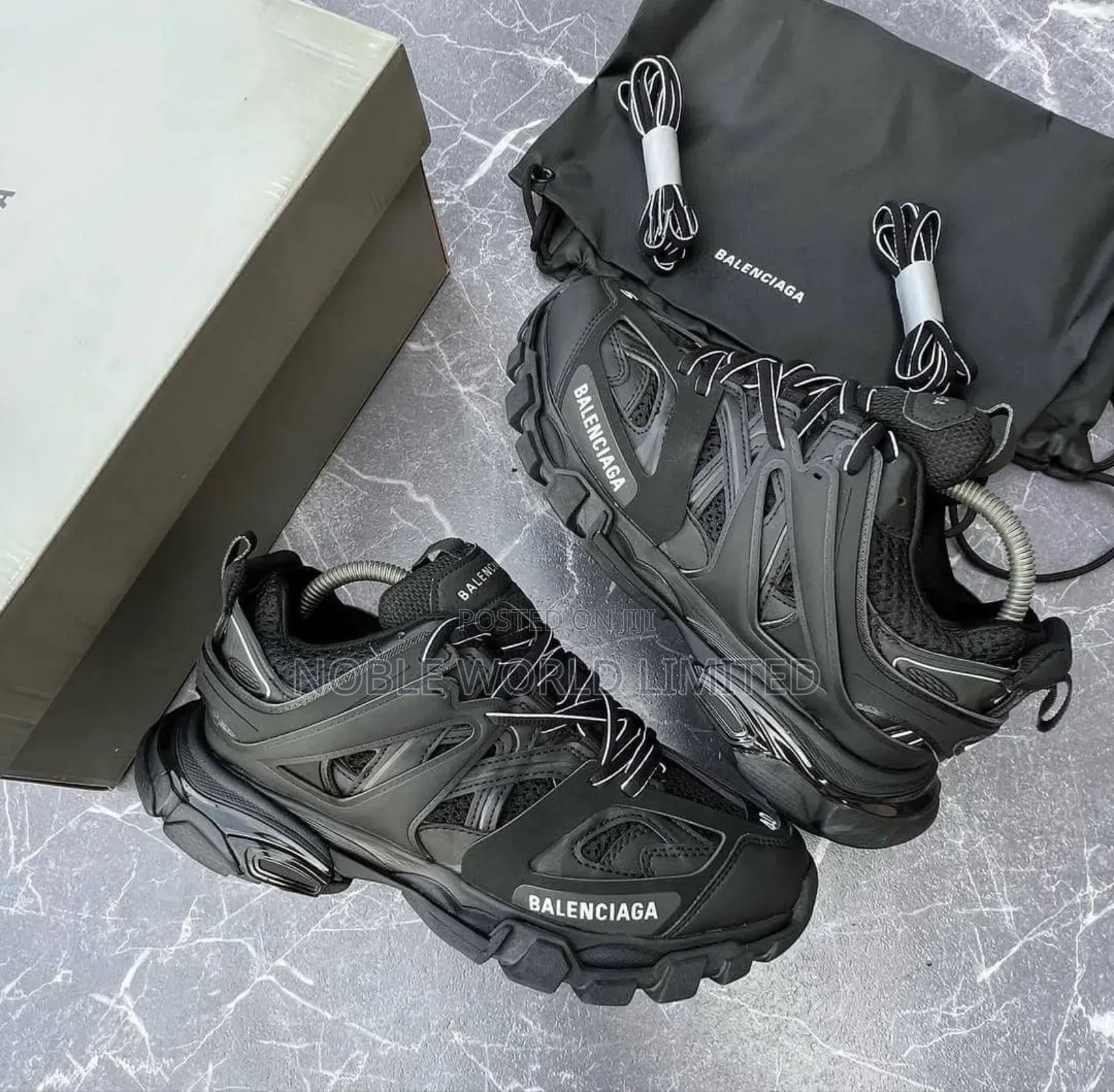 Balenciaga Unisex Sneakers Chido 6e