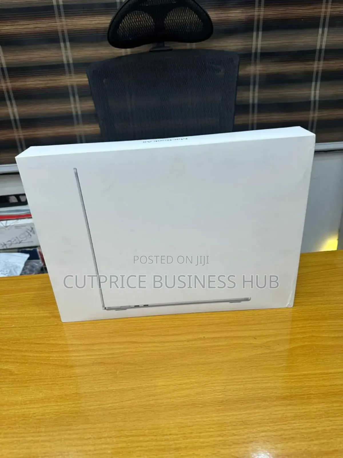 New Laptop Apple MacBook Air 2025 M4 13-inch 16GB Apple M4 SSD 512GB