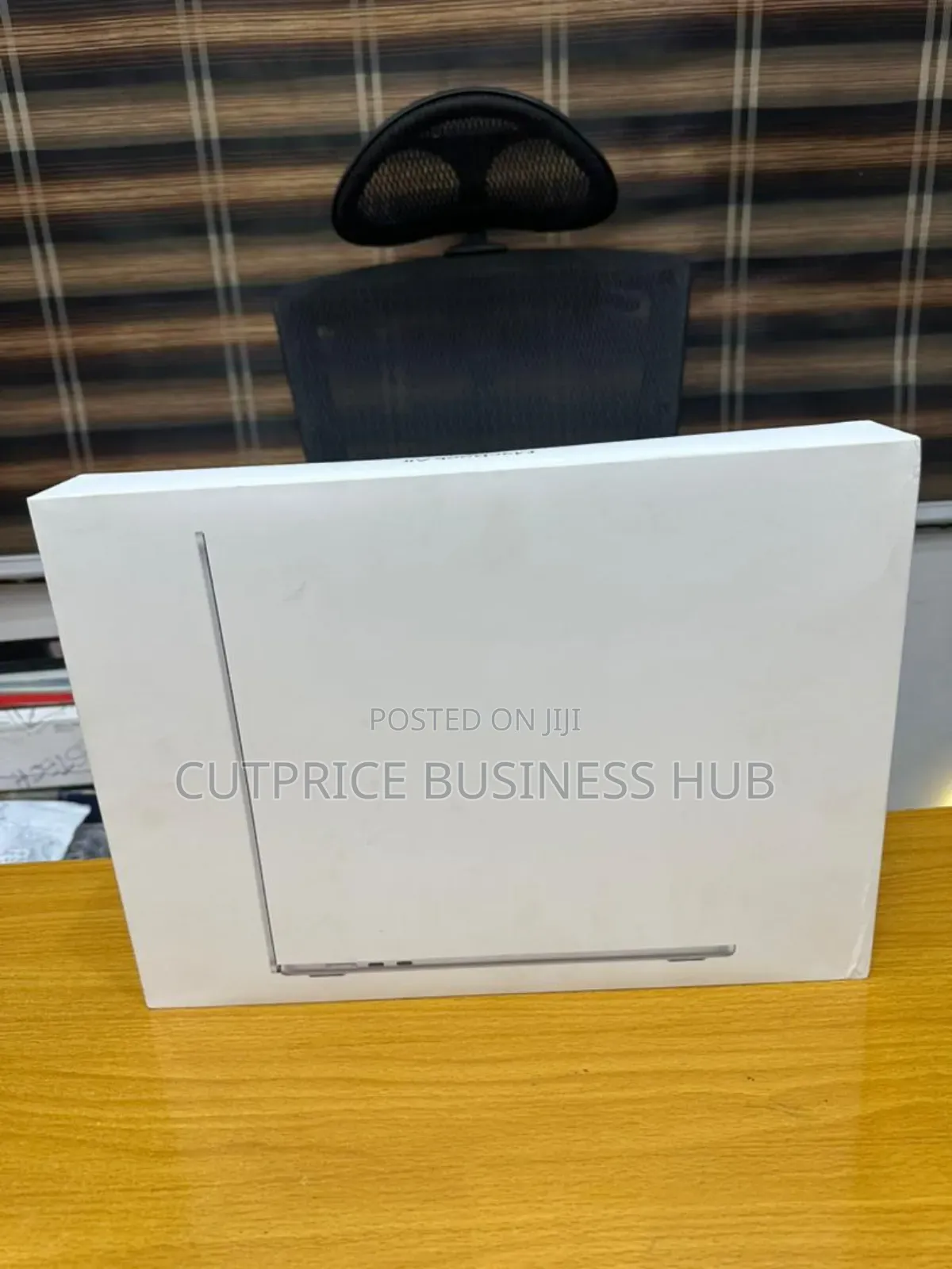 New Laptop Apple MacBook Air 2025 M4 13-inch 16GB Apple M4 SSD 512GB