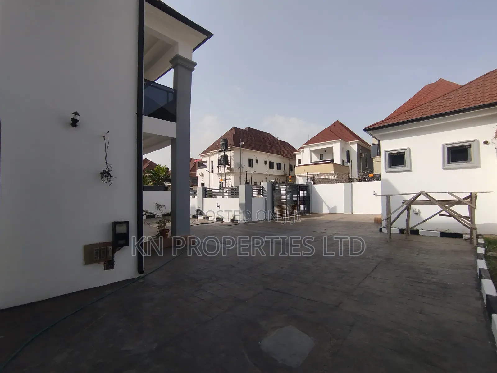 4bdrm Duplex in Estate, Lokogoma for sale