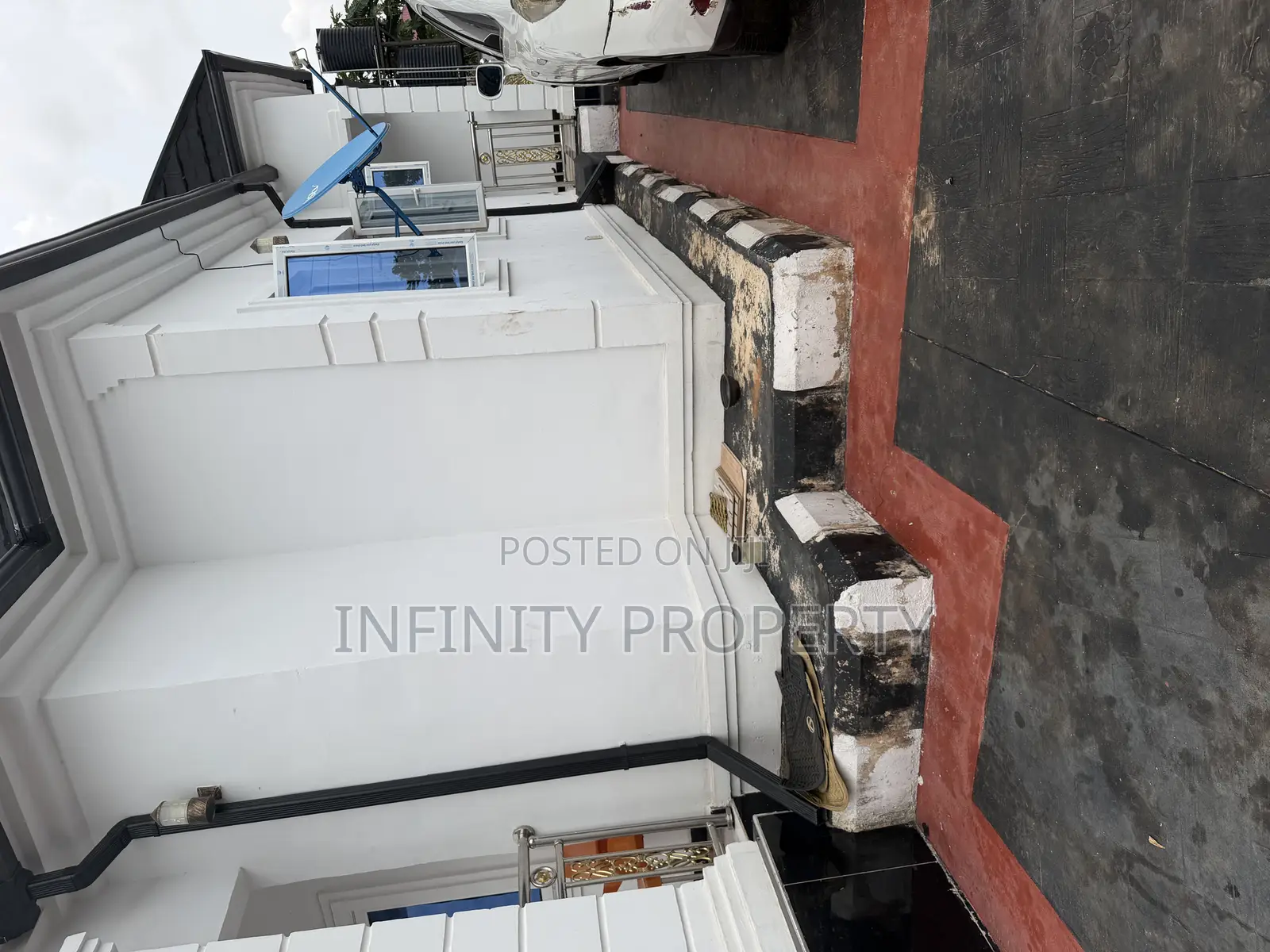 3bdrm Block of Flats in Obey, Benin City for sale
