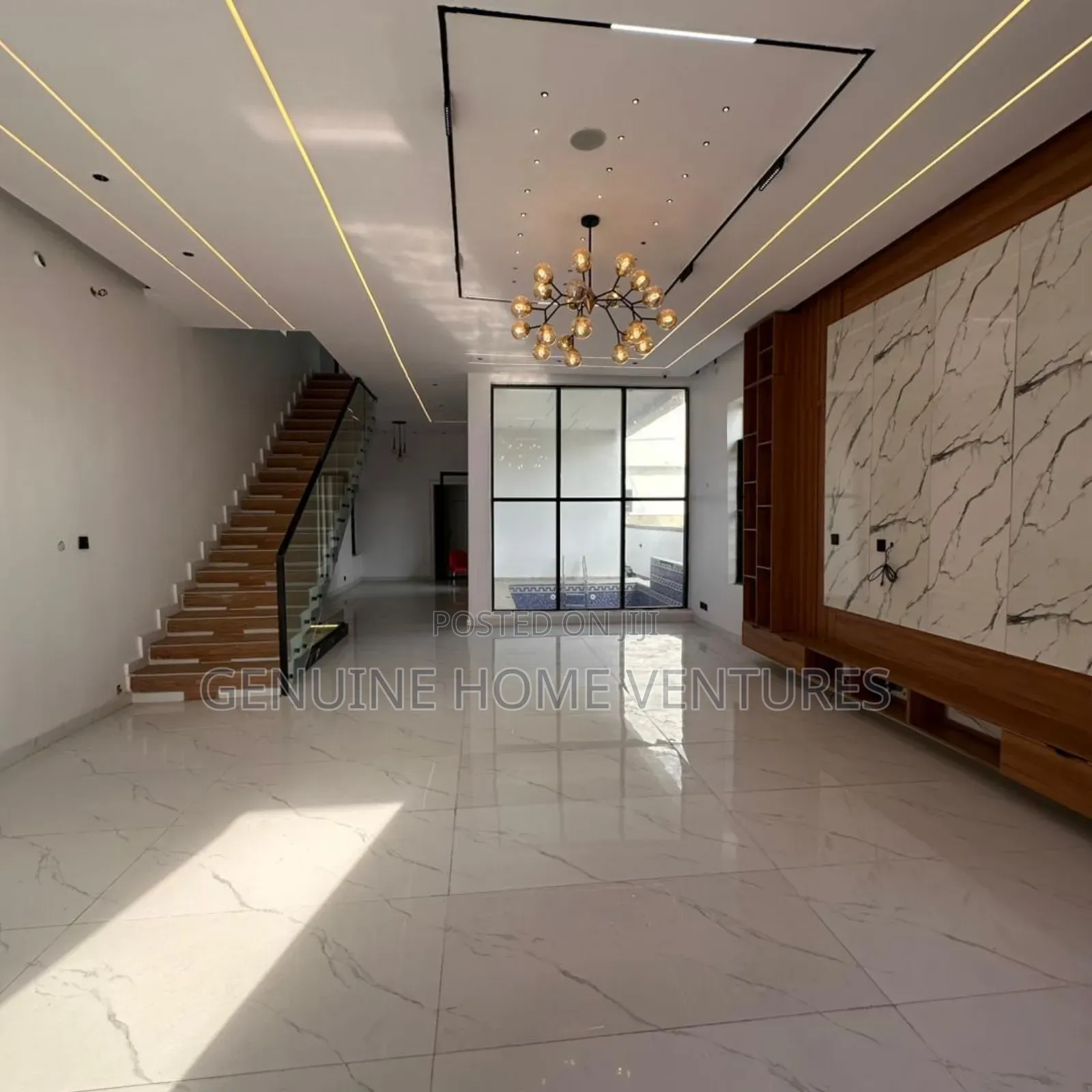 5bdrm Duplex in Orchid, Chevron for sale