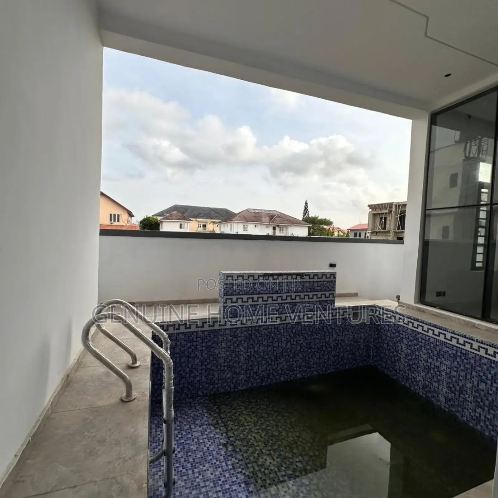 5bdrm Duplex in Orchid, Chevron for sale