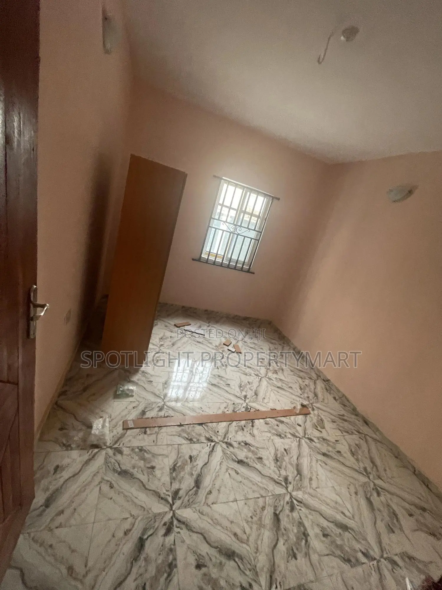 2bdrm Apartment in Tony, Iba / Ojo for rent