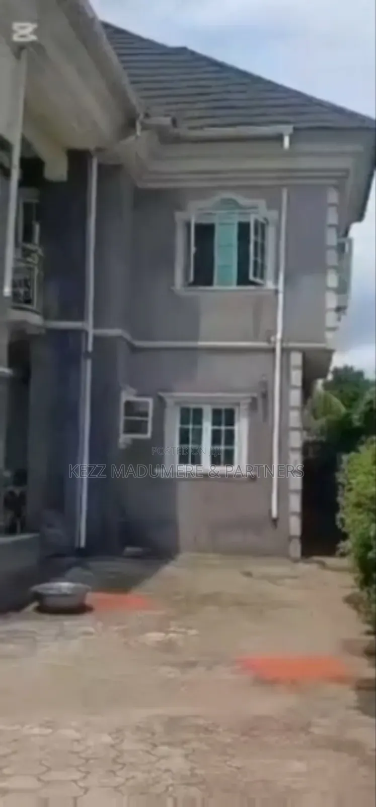 6bdrm Duplex in Mcc , Aba ,Abia for sale