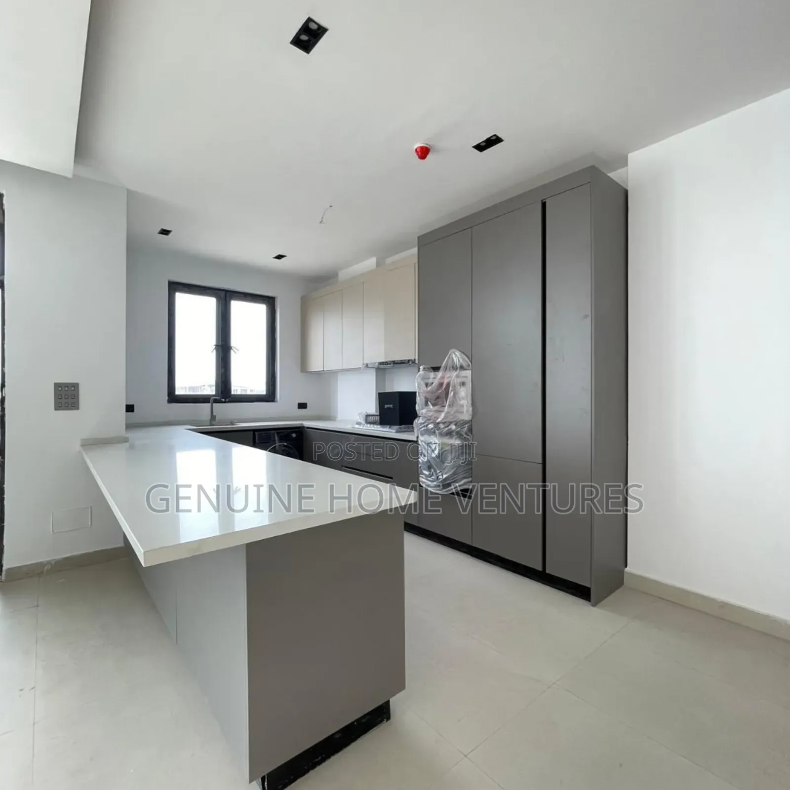 2bdrm Apartment in Lekki Phase 1 for sale