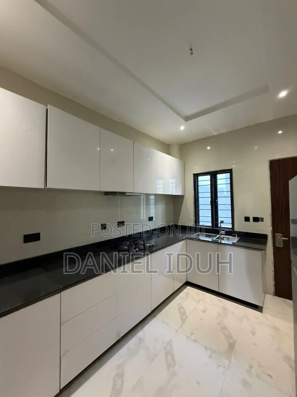 4bdrm Duplex in Guzape District for sale