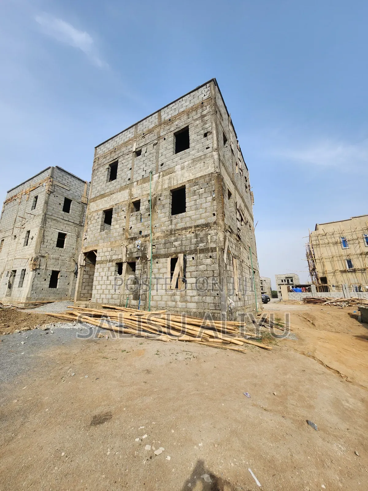 7bdrm Duplex in Dawaki for sale