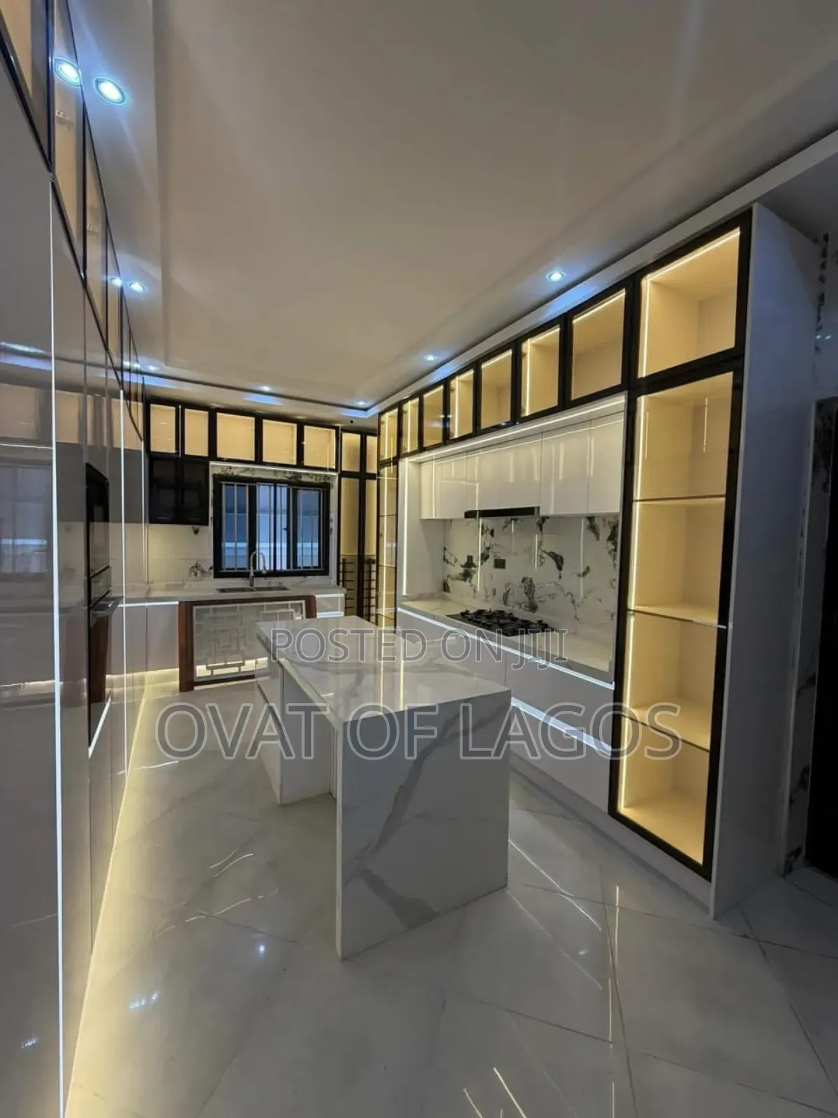 5bdrm Duplex in Lekki Phase 1 for sale