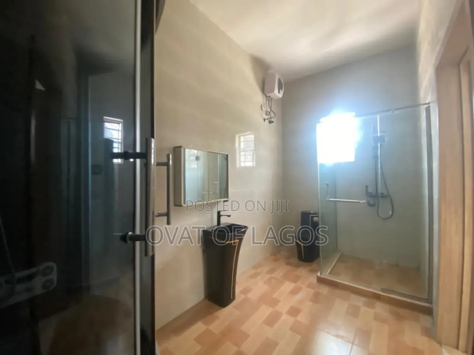 5bdrm Duplex in Ikota for rent