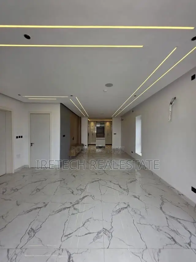 5bdrm Duplex in Secured Estate Lekki for sale