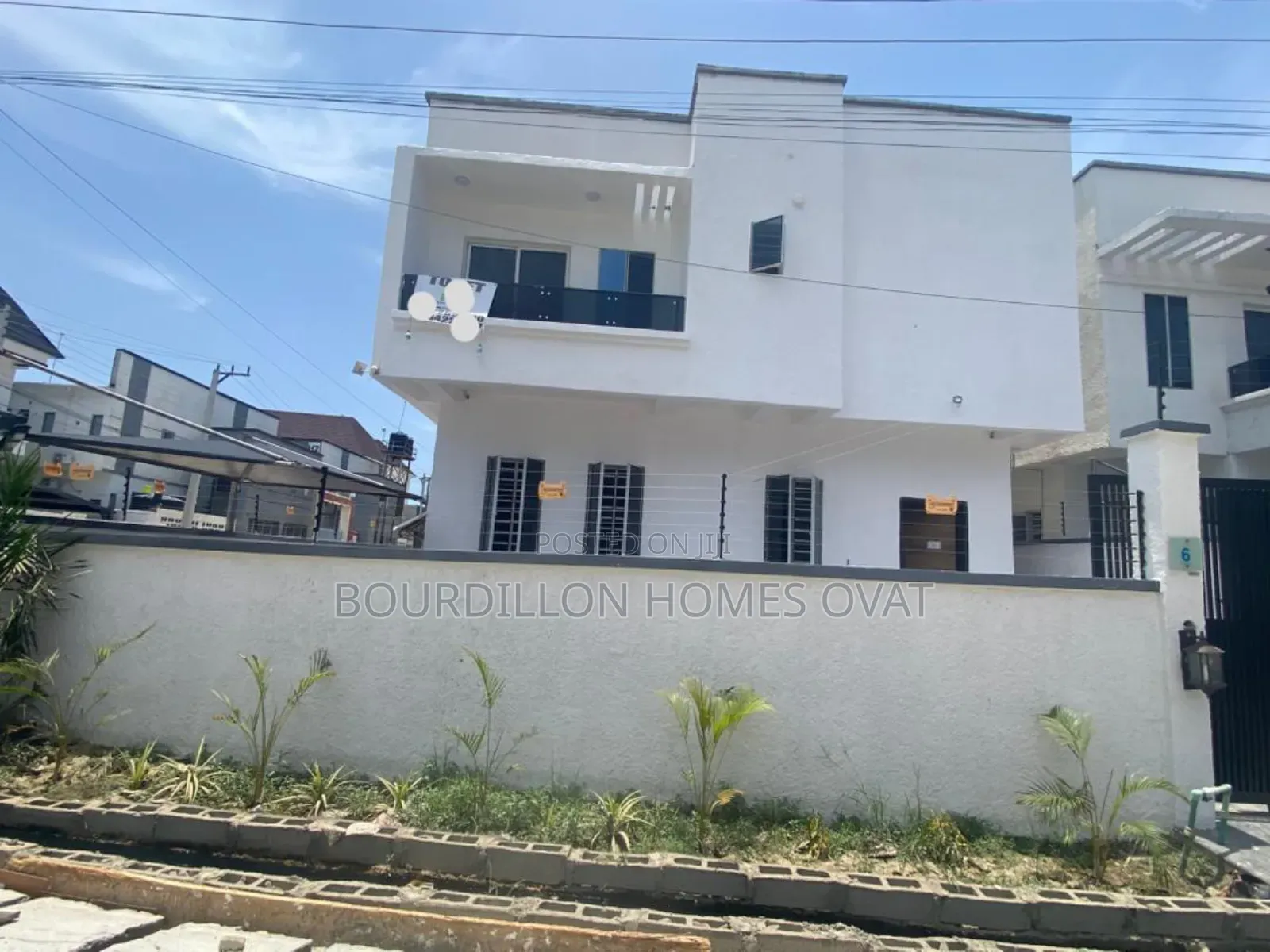 5bdrm Duplex in Ikota Villa Estate for rent