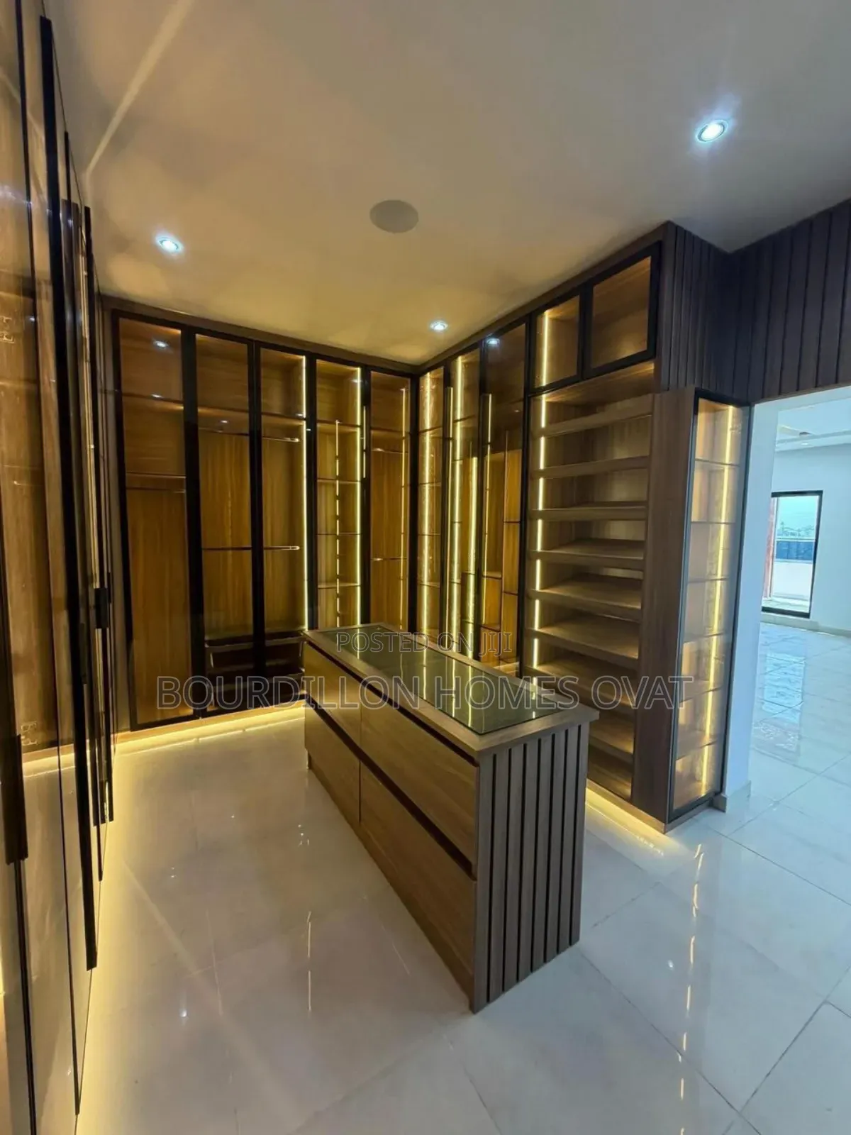 5bdrm Duplex in Lekki Phase 1 for sale