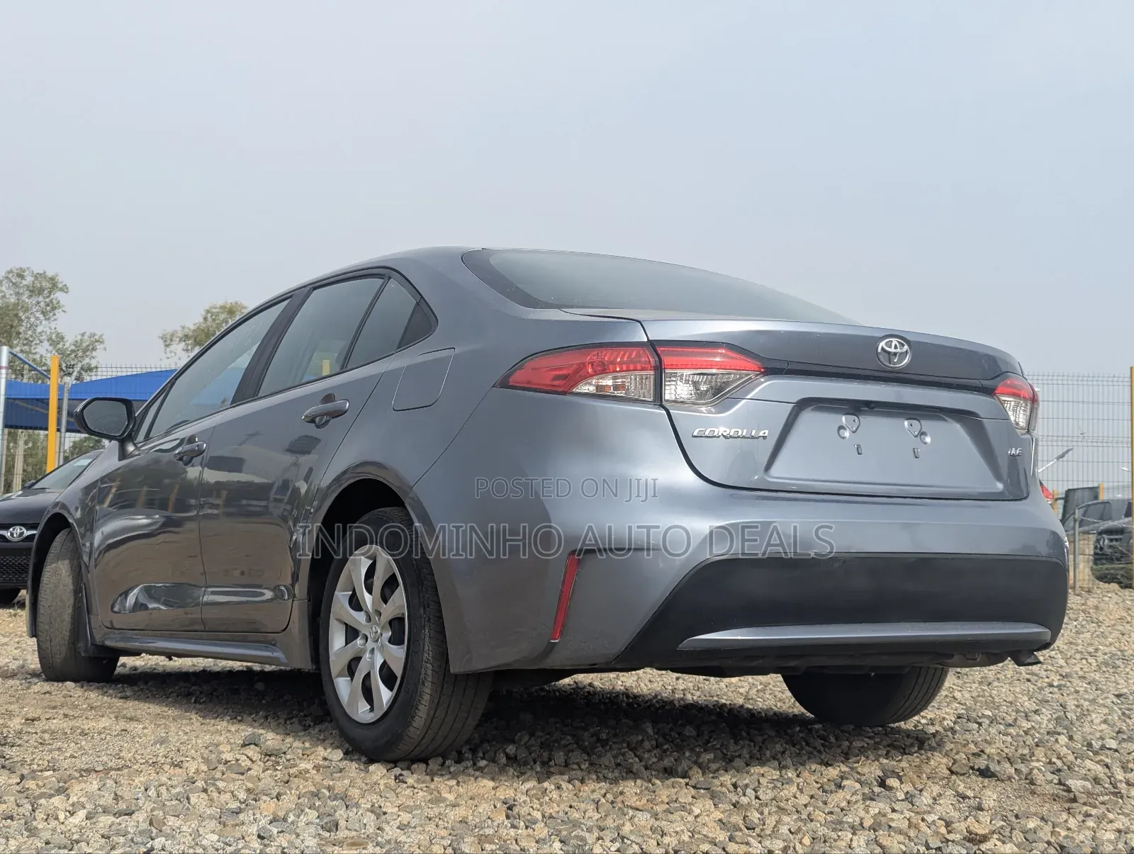 Toyota Corolla LE 2020 Silver