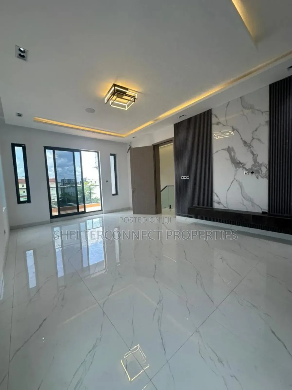 5bdrm Duplex in Lekki Phase 1 for sale