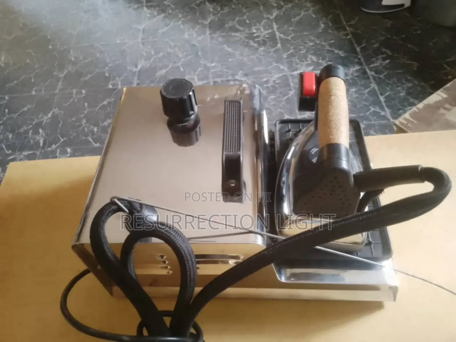 Industrial Pony Baby Steam Iron Like New in Perfect Condition