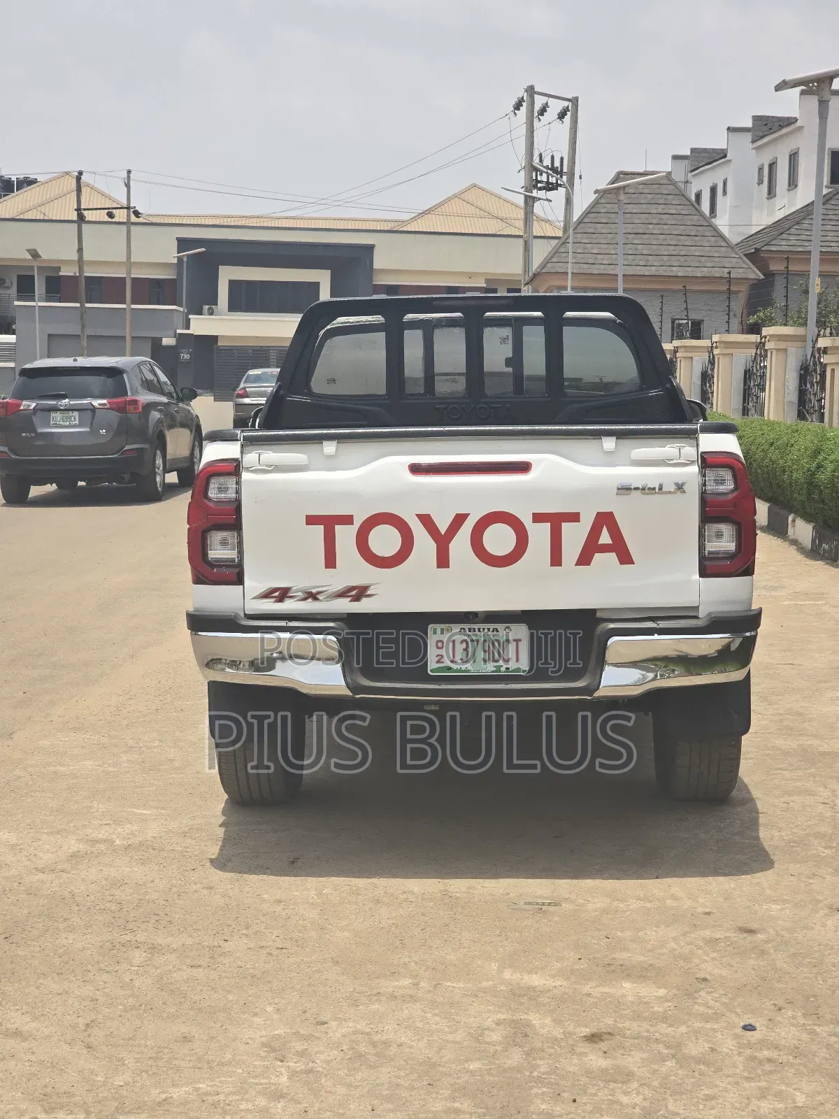 Toyota Hilux 2021 White