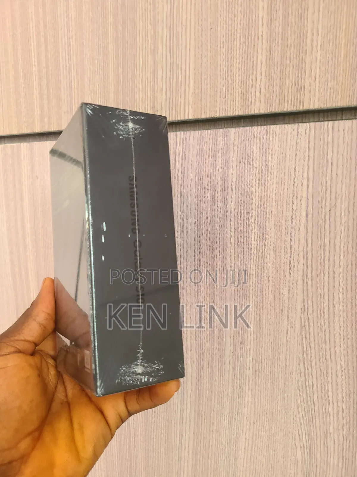New Samsung Galaxy S10e 128 GB Blue