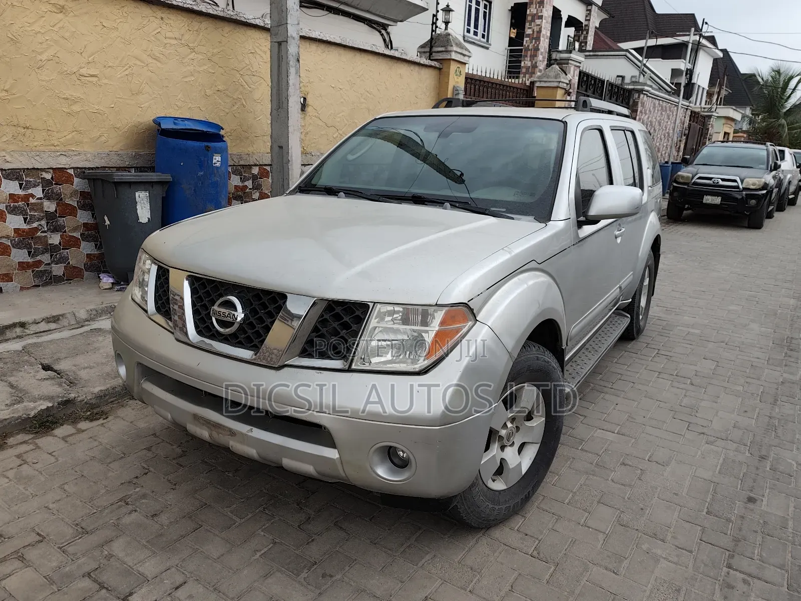 Nissan Pathfinder SE 2007 Silver