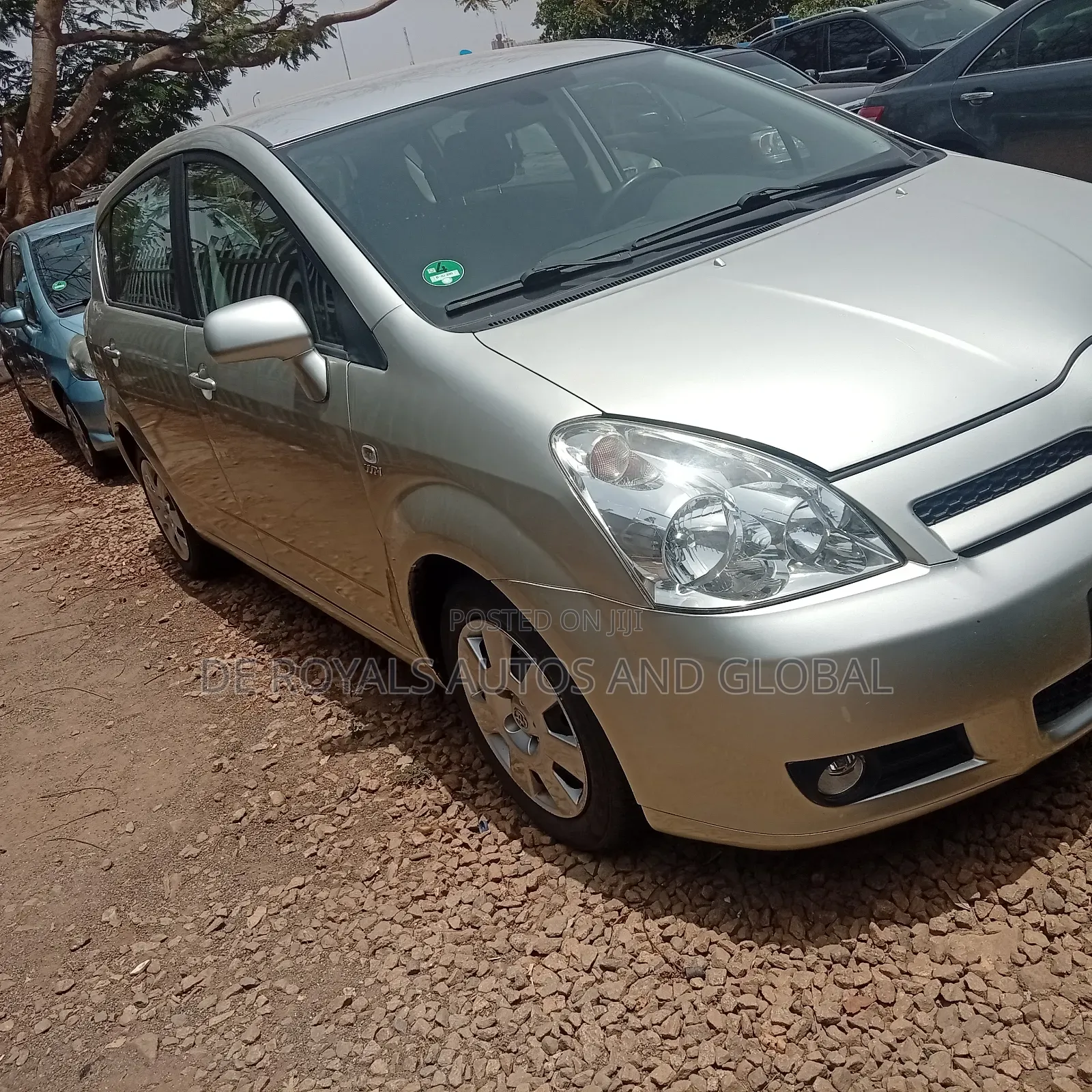 Toyota Verso 1.8 2012 Silver