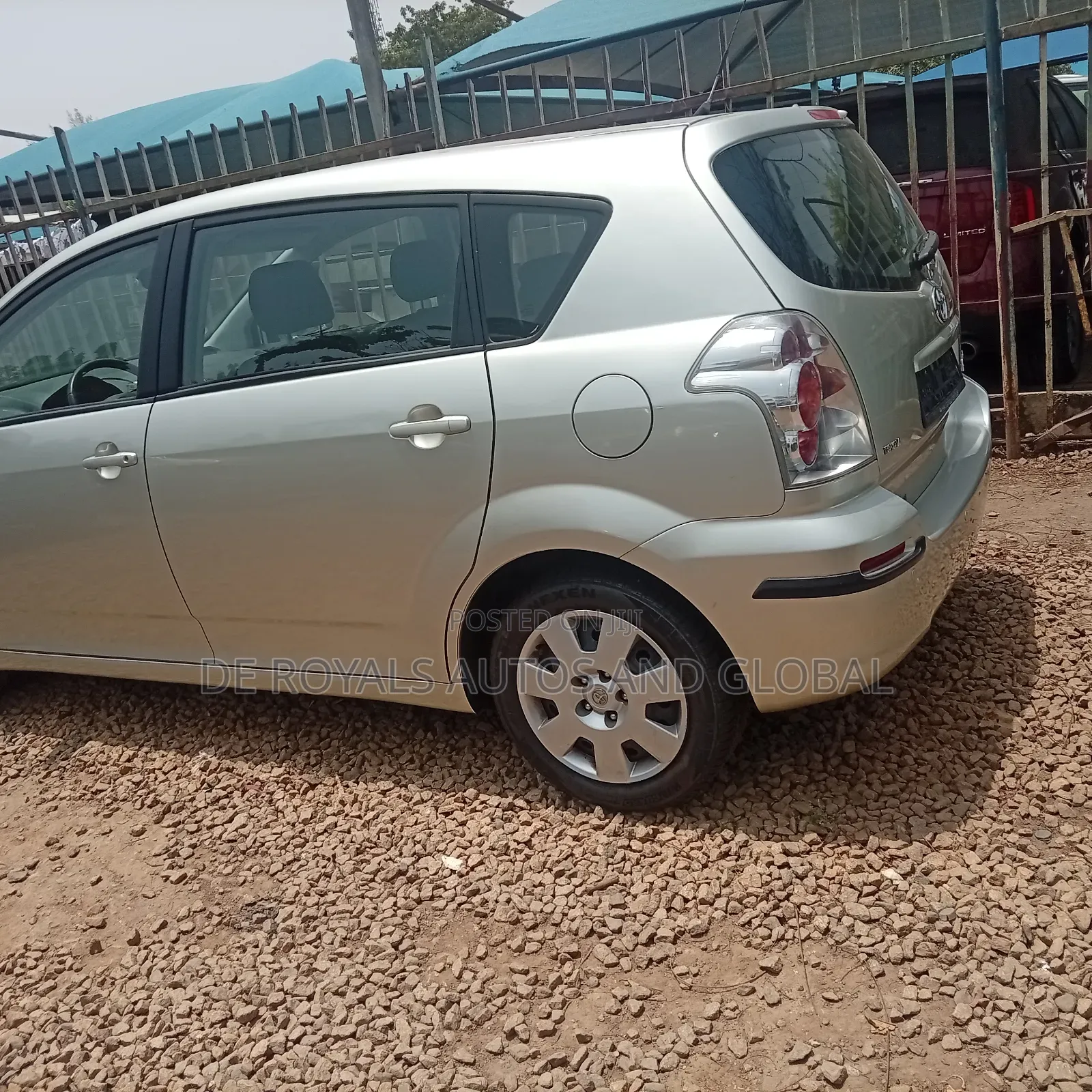 Toyota Verso 1.8 2012 Silver