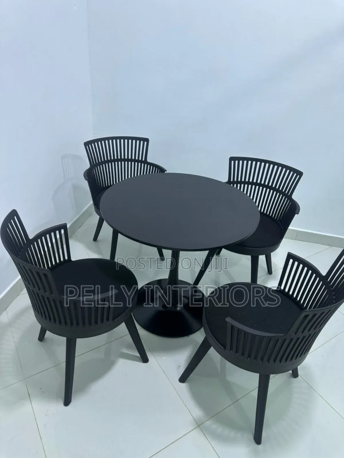 Stylish Restaurants/Cafeteria Dining Set With 4 Chairs