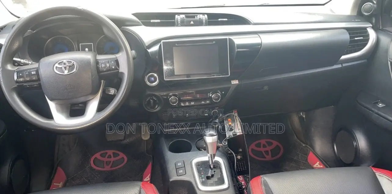Toyota Hilux Revo Double Cab Petrol 2.7 AWD 2020 White