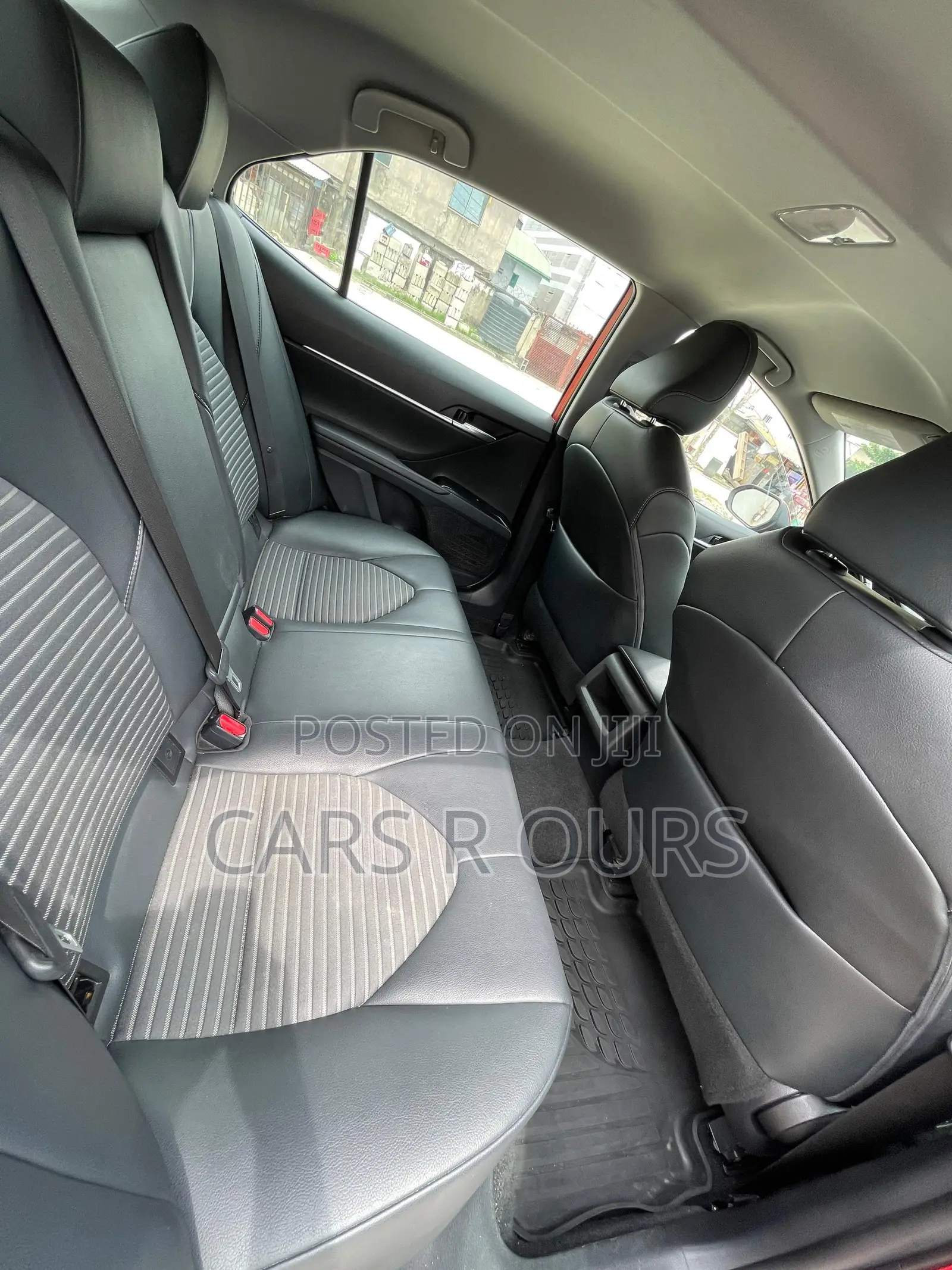 Toyota Camry SE (2.5L 4cyl 8A) 2019 Red
