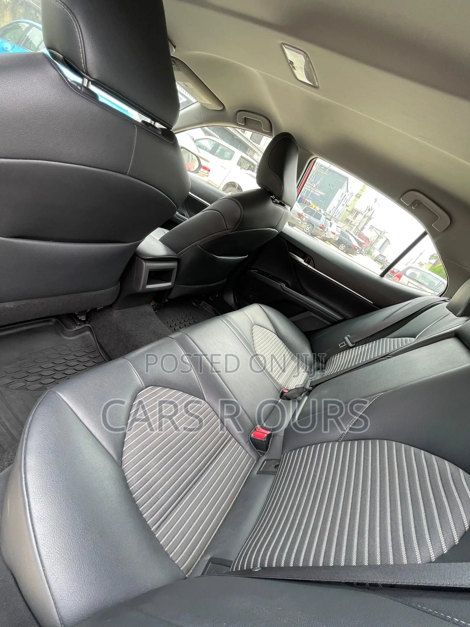 Toyota Camry SE (2.5L 4cyl 8A) 2019 Red