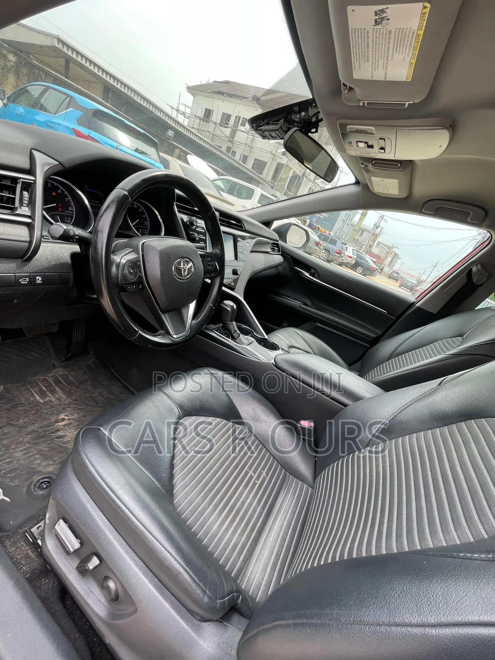 Toyota Camry SE (2.5L 4cyl 8A) 2019 Red