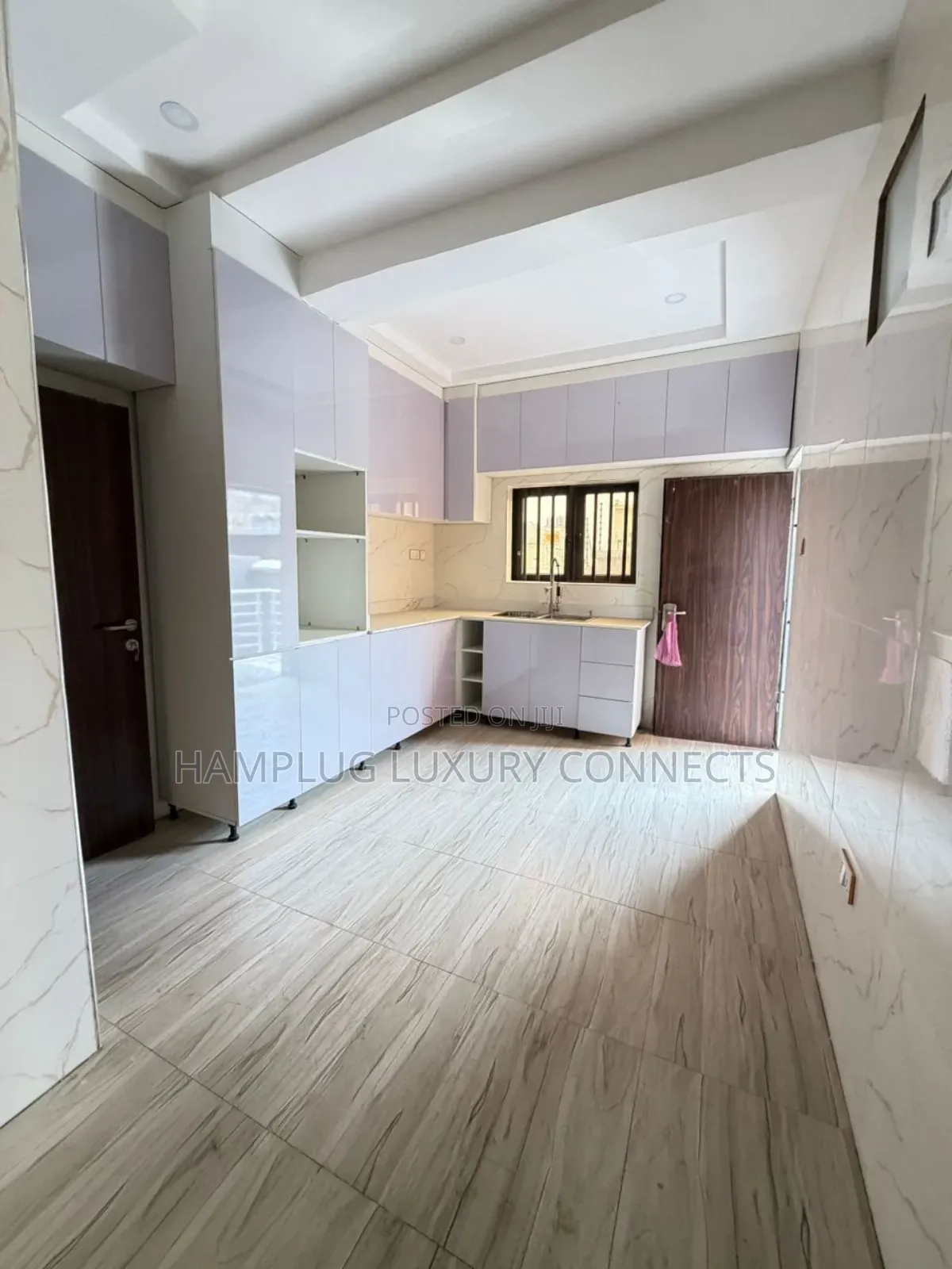 4bdrm Townhouse/Terrace in Lifecamp for sale