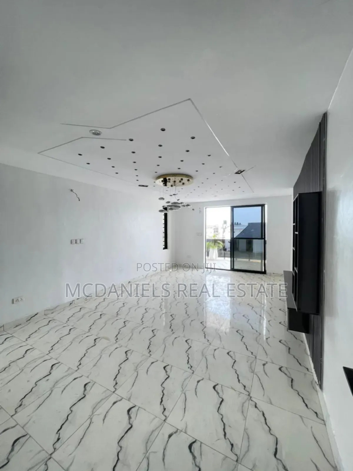 5bdrm Duplex in Ikota for sale