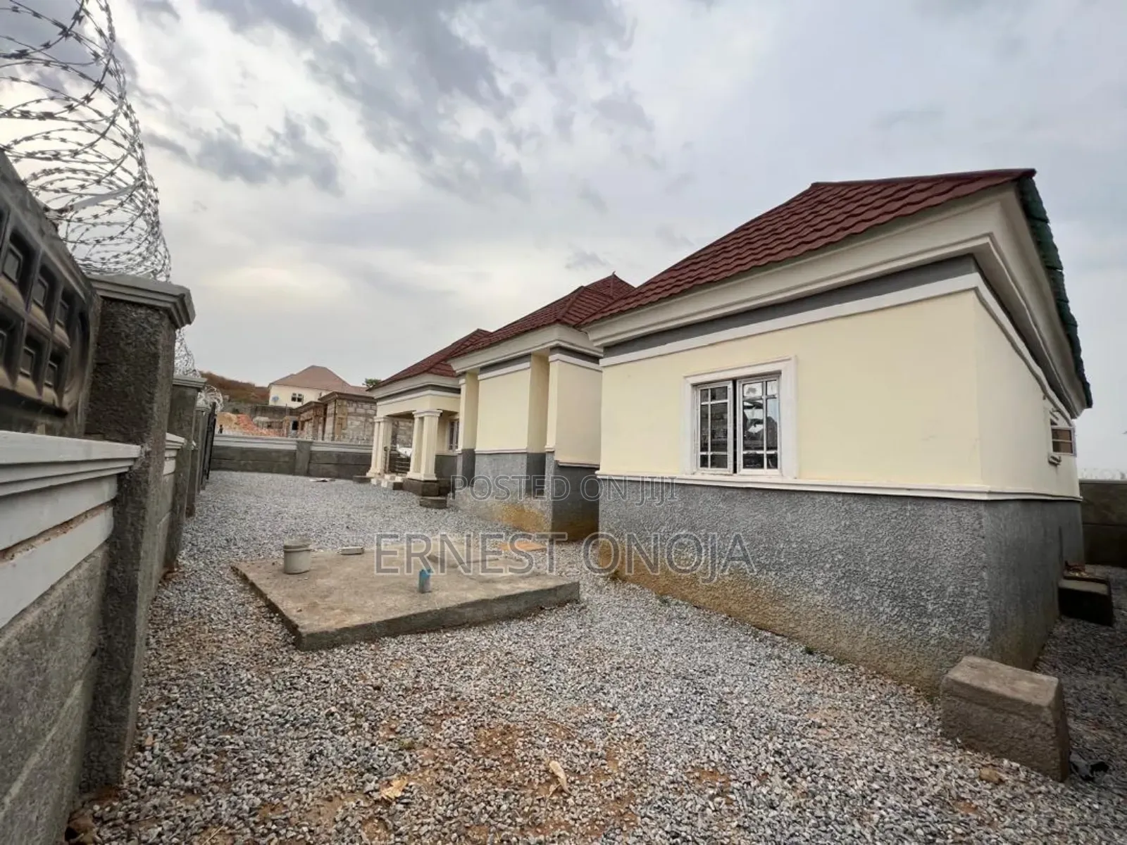 3bdrm Bungalow in Estate By Trademore, FHA for sale
