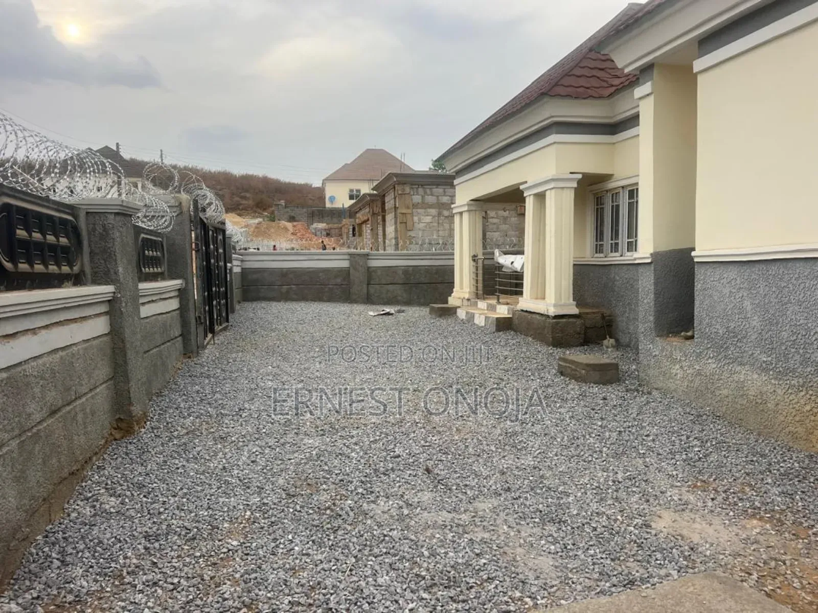 3bdrm Bungalow in Estate By Trademore, FHA for sale