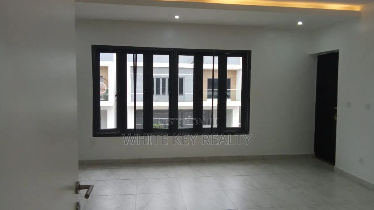 3bdrm Duplex in Urban Prime Estate for rent