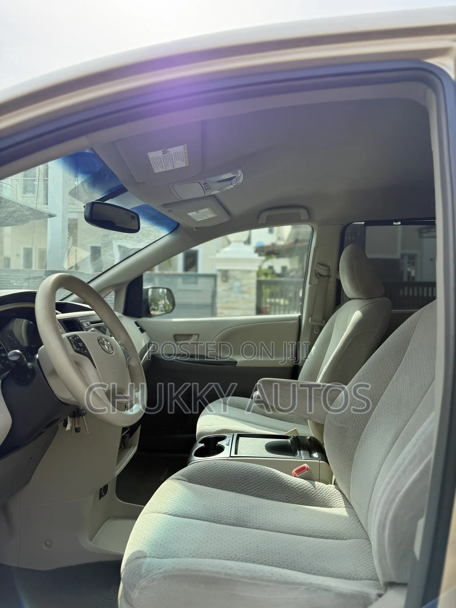 Toyota Sienna LE 8 Passenger 2011 Gold