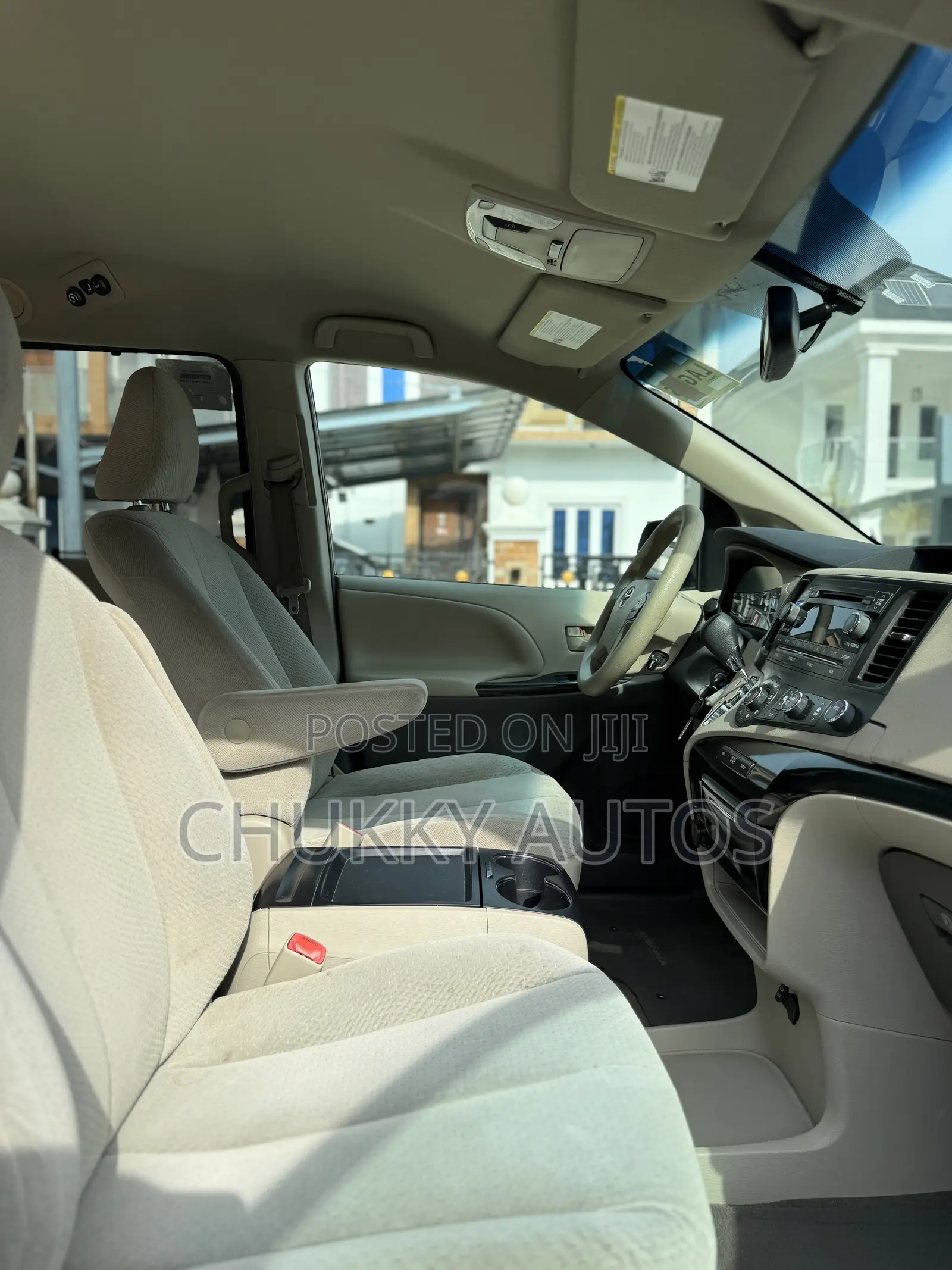Toyota Sienna LE 8 Passenger 2011 Gold