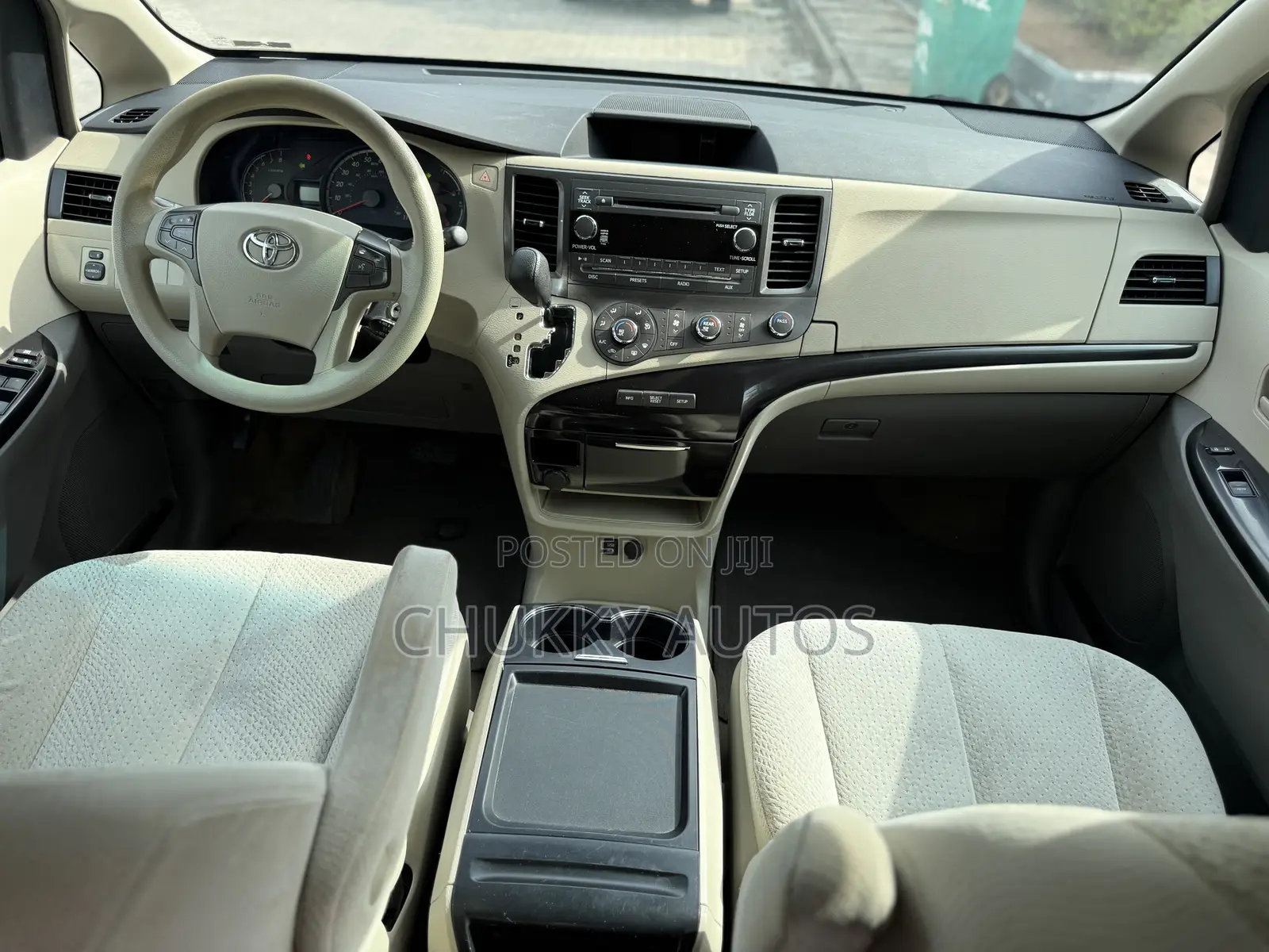 Toyota Sienna LE 8 Passenger 2011 Gold