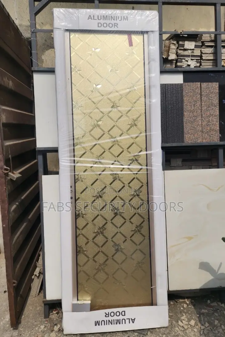 Extraheight 750 Toilet Door