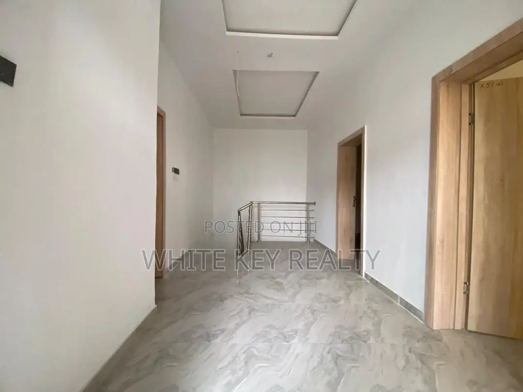 4bdrm Duplex in Atlantic Layout, Off Lekki-Epe Expressway for rent