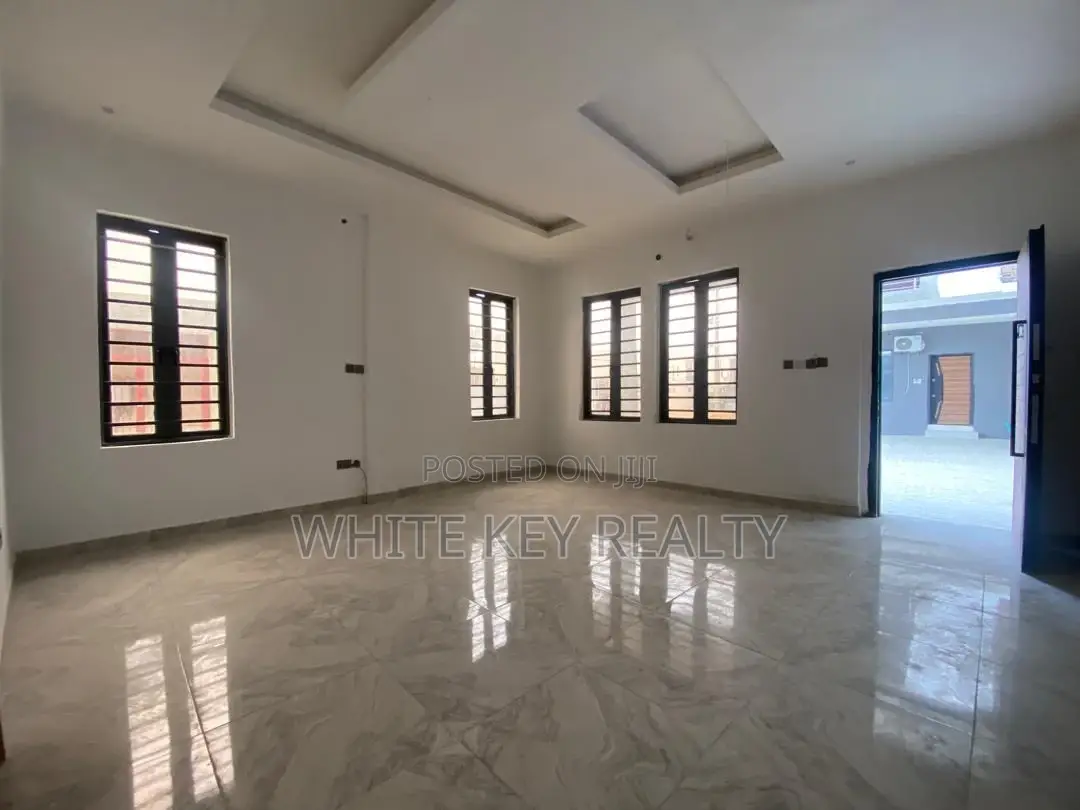 4bdrm Duplex in Atlantic Layout, Off Lekki-Epe Expressway for rent