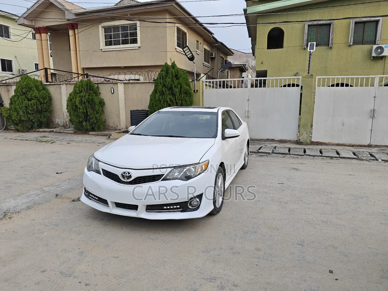 Toyota Camry SE 4dr Sedan (2.5L 4cyl 6A) 2013 White